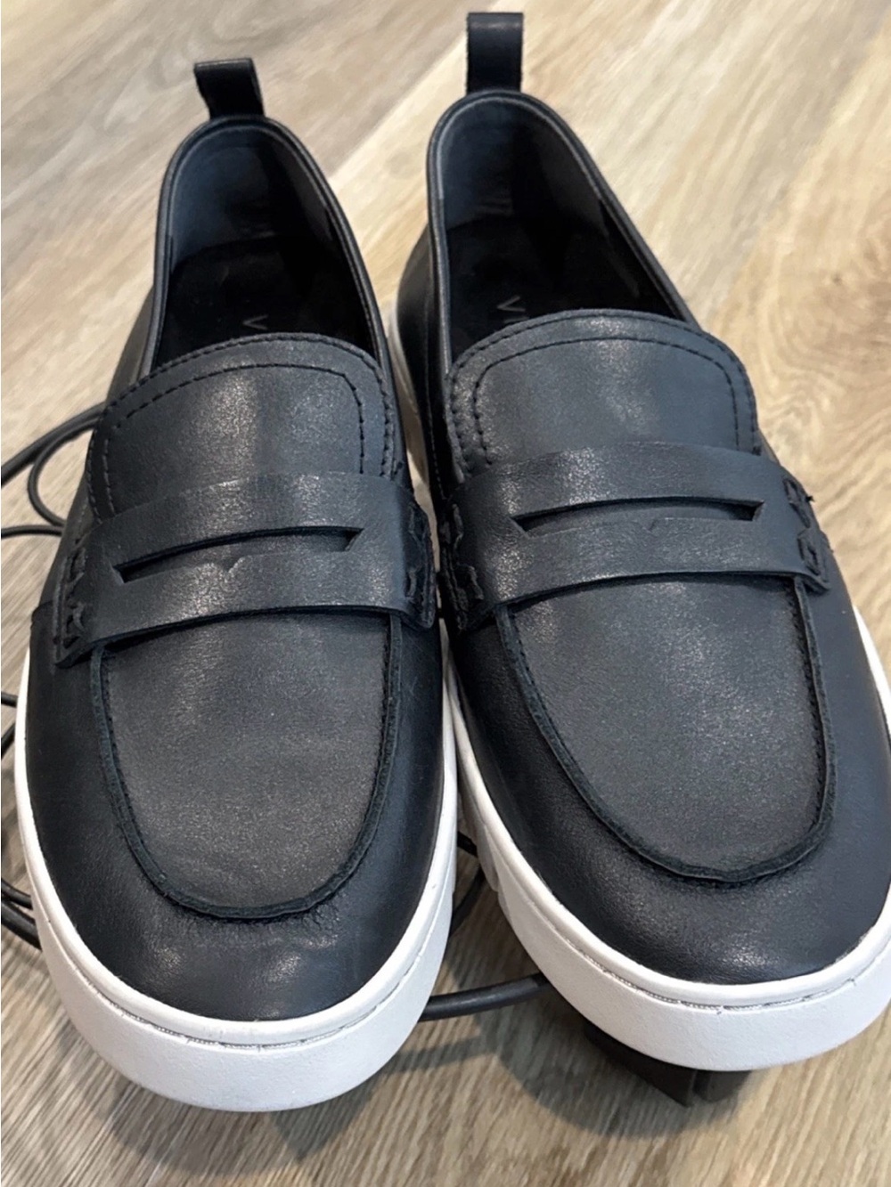 Vionic  Uptown Penny Loafers Black Leather Light Outsole sz 10 shoes New - Picture 5 of 11